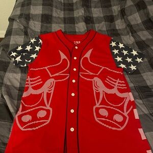 NBA Red Bulls Graphic Button-Down Shirt with Star Sleeves